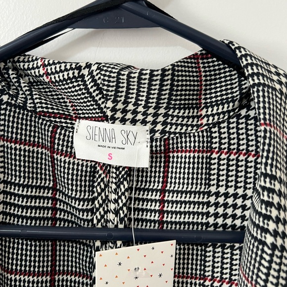 Sienna Sky Blazer - Picture 2 of 3